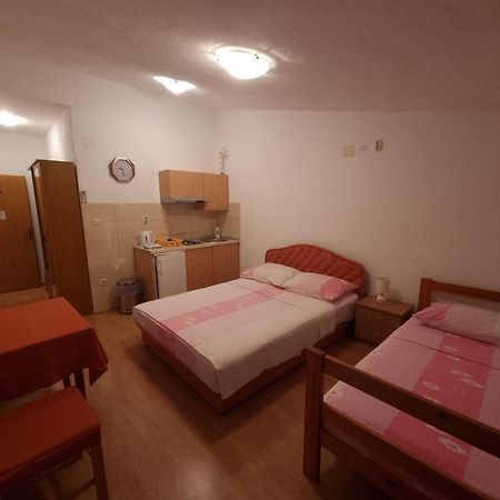 Apartments Cipetic Kaštela Eksteriør bilde