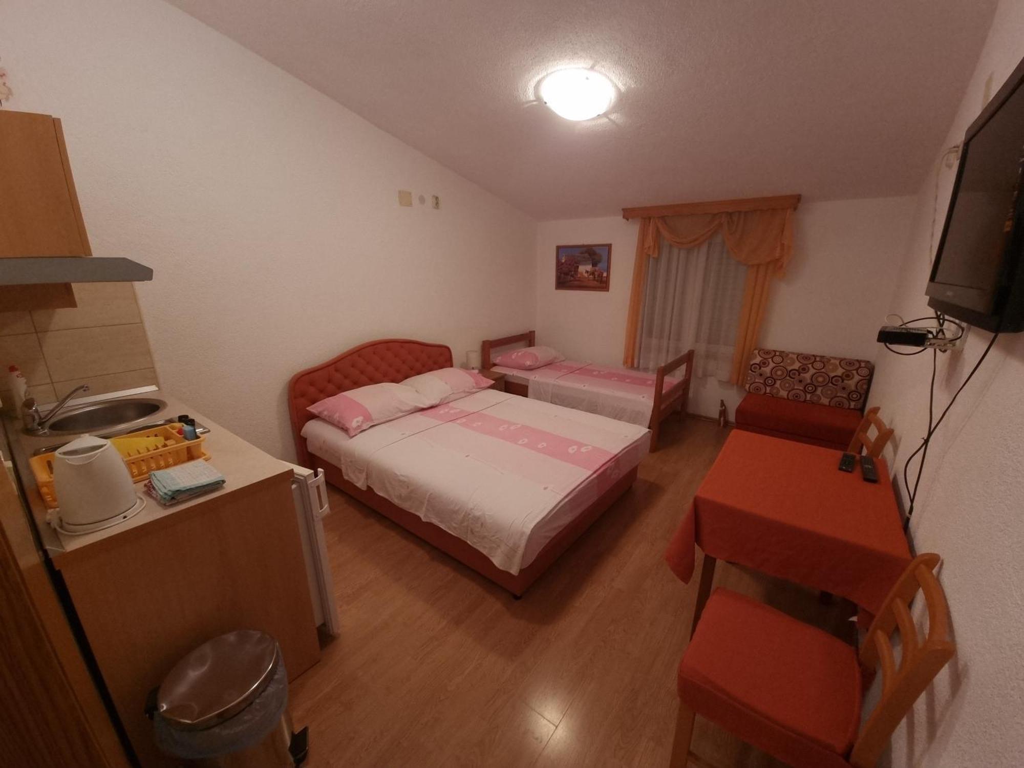 Apartments Cipetic Kaštela Eksteriør bilde