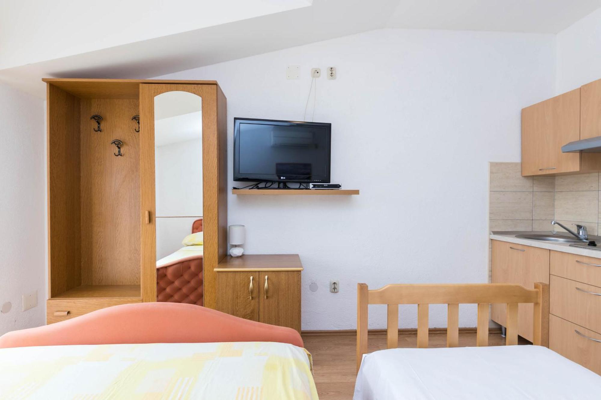 Apartments Cipetic Kaštela Eksteriør bilde