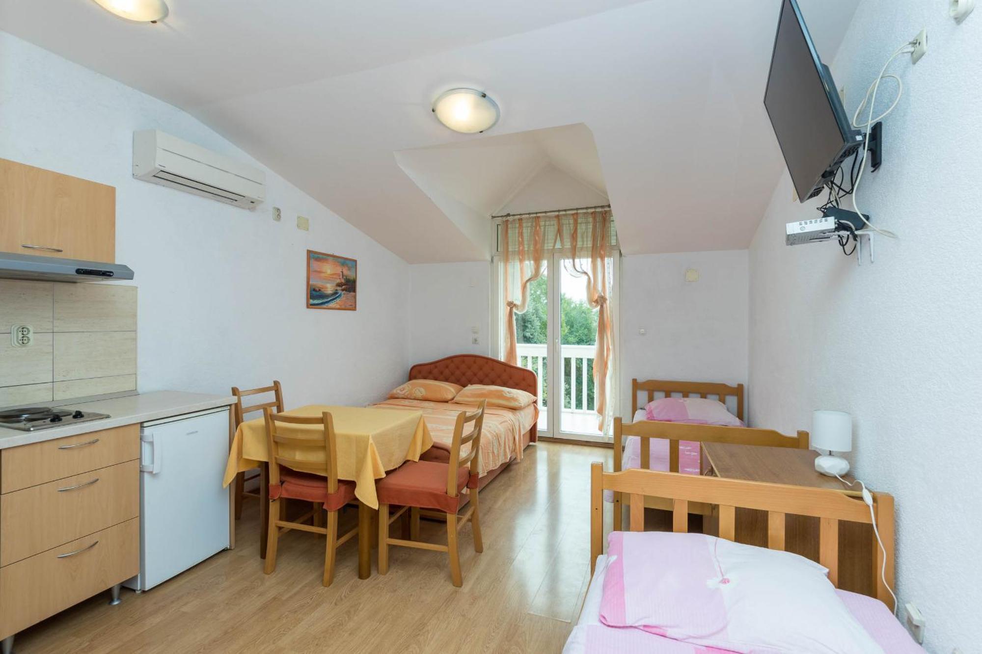 Apartments Cipetic Kaštela Eksteriør bilde