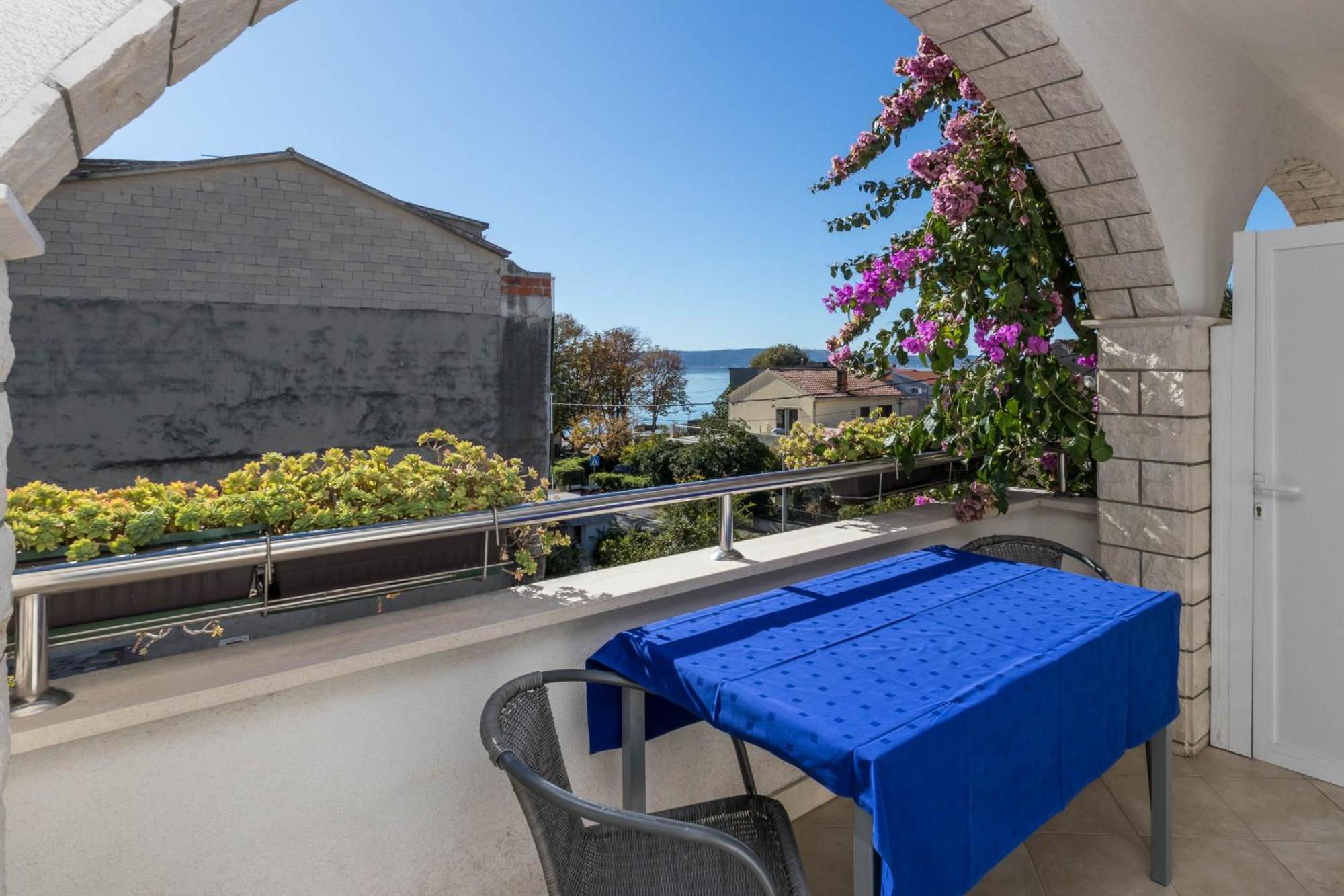 Apartments Cipetic Kaštela Eksteriør bilde