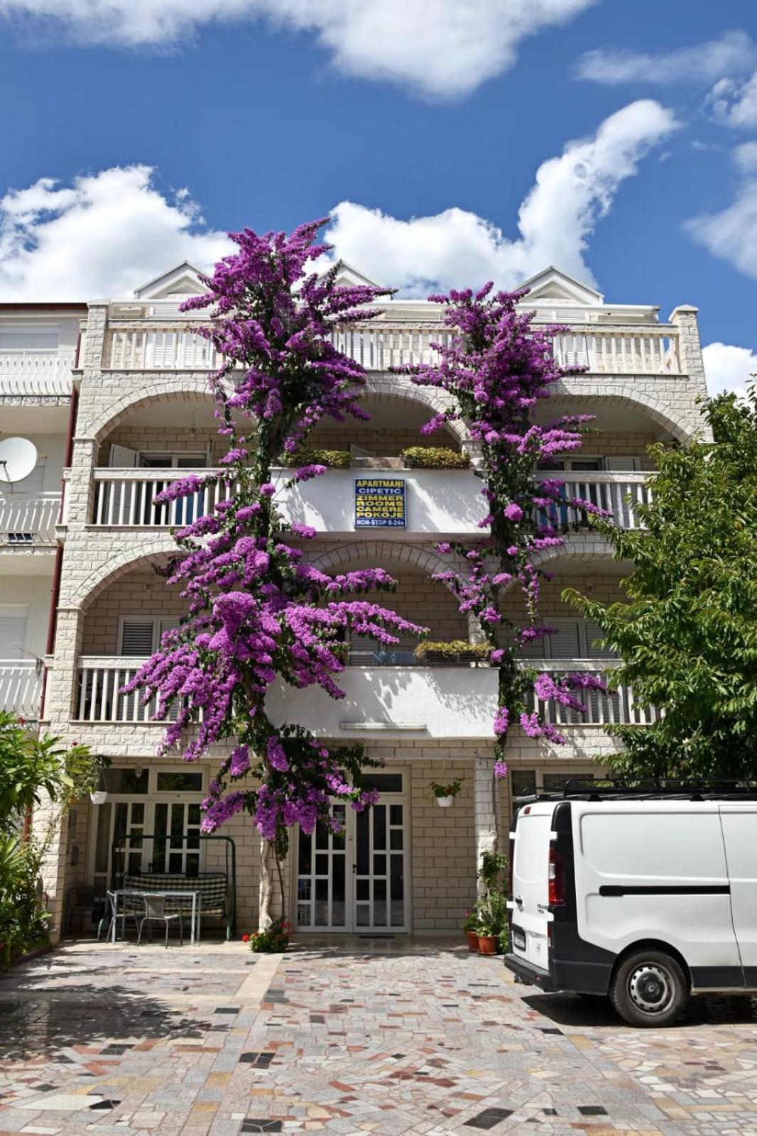 Apartments Cipetic Kaštela Eksteriør bilde